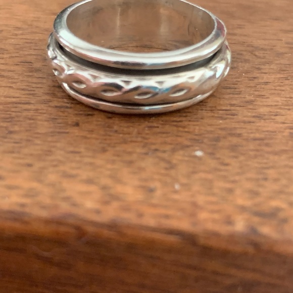 Sterling silver ring. - Picture 2 of 4